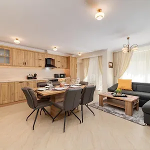 Apartment Deluxe And Garden 